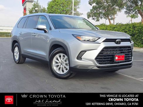 Certified 2025 Toyota Grand Highlander FWD image 1