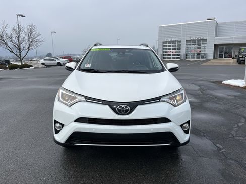 Used 2018 Toyota RAV4 XLE image 10