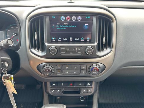 Used 2017 Chevrolet Colorado Z71 AWD/4WD image 26
