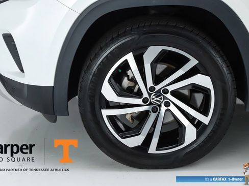 Used 2023 Volkswagen Atlas Cross Sport SEL AWD/4WD image 44