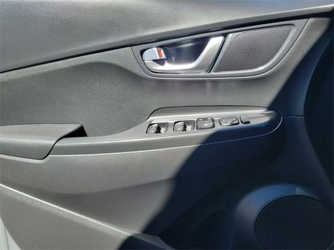 Used 2023 Hyundai Kona SE w/ Cargo Package image 18