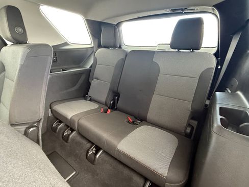 Used 2018 Chevrolet Traverse LT image 16