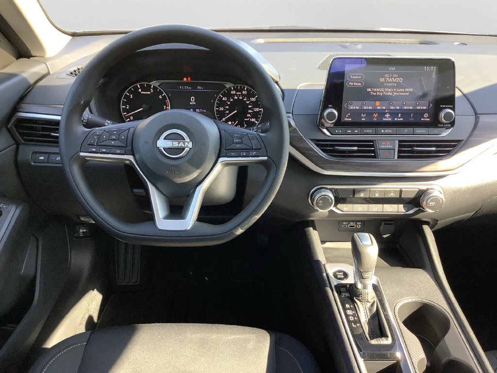 Used 2026 Nissan Altima 2.5 SV FWD image 15