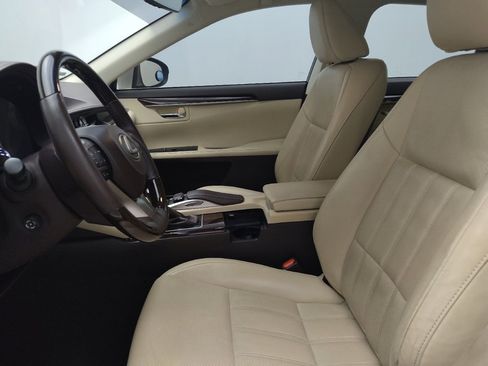 Used 2016 Lexus ES 350 w/ Luxury Package w/Wood Trim image 17