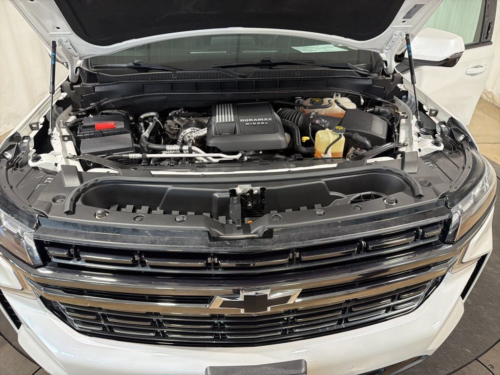 Certified 2022 Chevrolet Suburban RST w/ Luxury Package AWD/4WD image 39