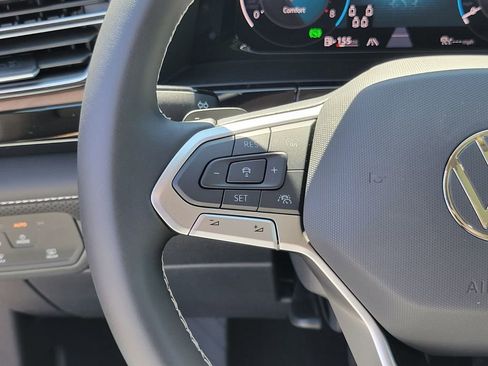 New 2026 Volkswagen Atlas SE image 12