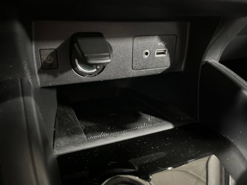 Used 2025 Nissan Versa SV image 23