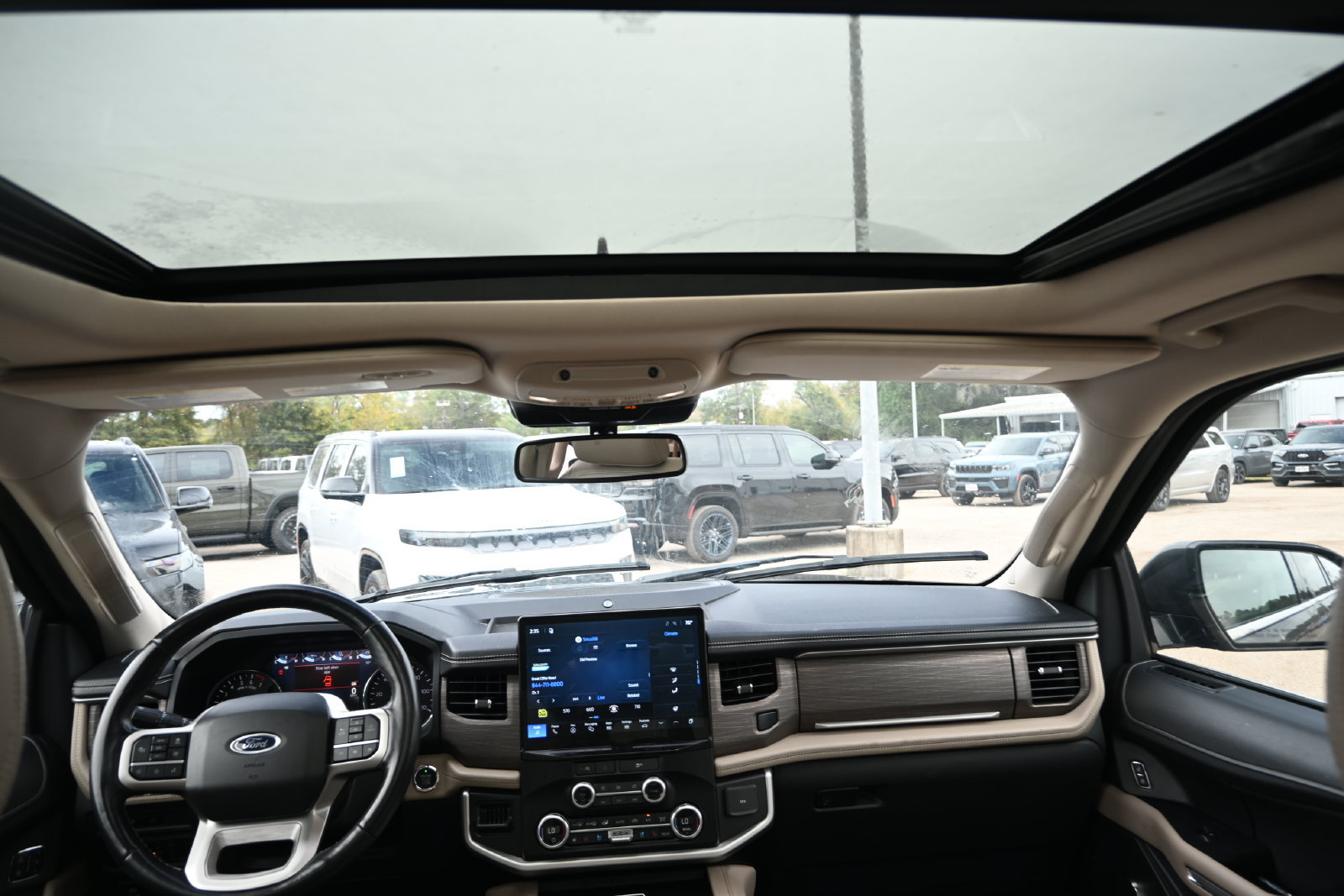 Used 2024 Ford Expedition Max Limited RWD image 27