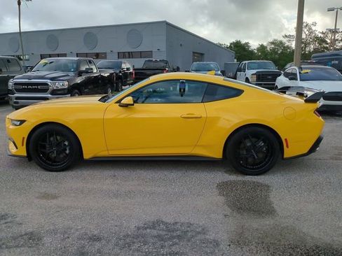 Used 2024 Ford Mustang Premium image 7