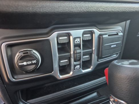 Used 2026 Jeep Wrangler Unlimited Sport AWD/4WD image 30