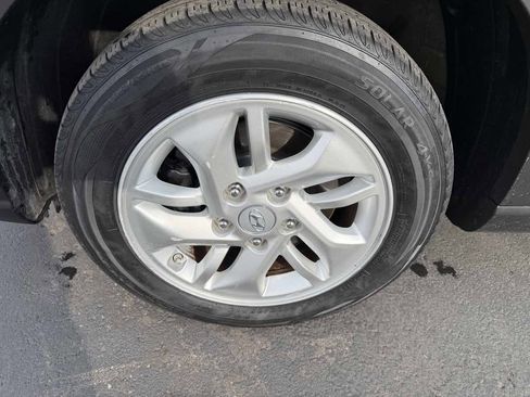 Used 2021 Hyundai Venue SE image 8