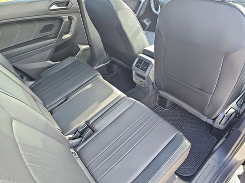 Used 2024 Volkswagen Tiguan SE R-Line image 11
