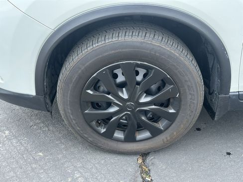 Used 2016 Nissan Rogue S w/ Appearance Package image 28