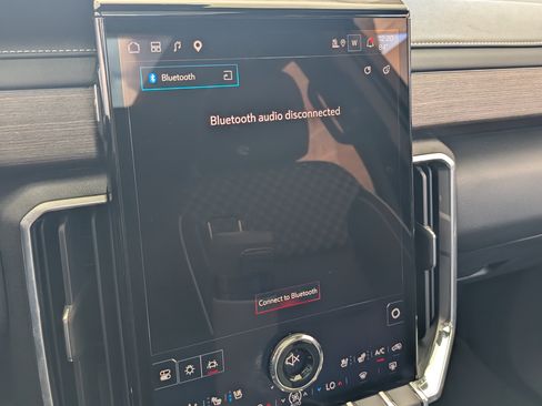 Used 2024 GMC Acadia Denali FWD image 32