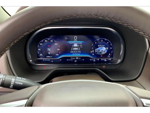 Used 2024 Chevrolet Tahoe LT w/ LT Signature Package image 18