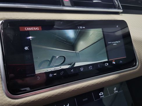 Used 2019 Land Rover Range Rover Velar S AWD/4WD image 31