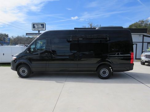 Used 2025 Mercedes-Benz Sprinter 2500 image 15