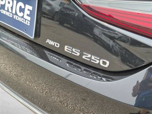 Used 2022 Lexus ES 250 w/ Premium Package AWD/4WD image 11