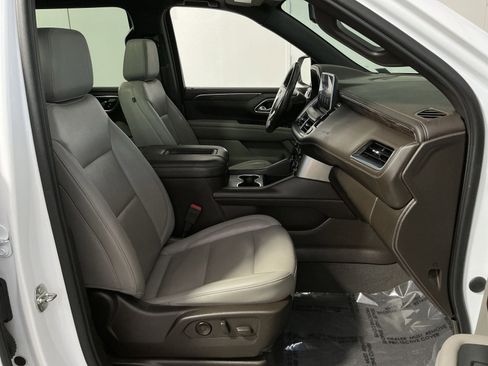 Used 2021 Chevrolet Tahoe Z71 w/ Z71 Off-Road Package image 35