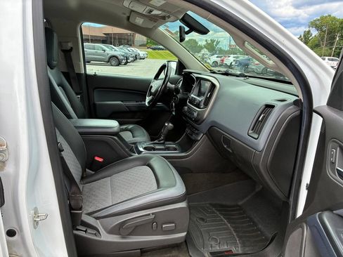 Used 2017 Chevrolet Colorado Z71 AWD/4WD image 34