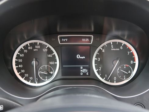 Used 2017 INFINITI QX30 image 21