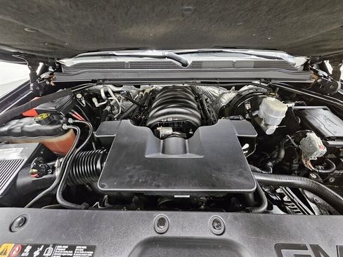 Used 2018 GMC Yukon XL SLT w/ HD Trailering Package image 14