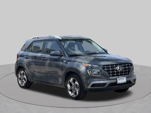 Used 2025 Hyundai Venue SEL FWD image 7