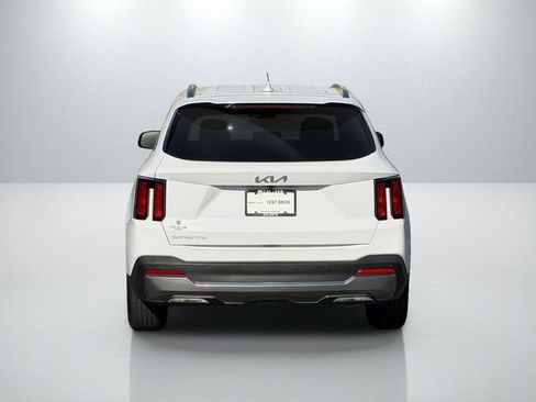 Certified 2025 Kia Sorento S image 6