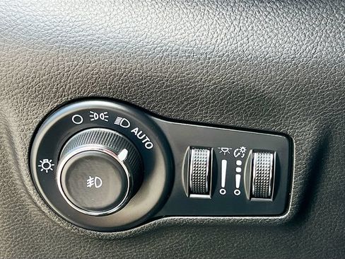 Used 2023 Jeep Compass High Altitude AWD/4WD image 10