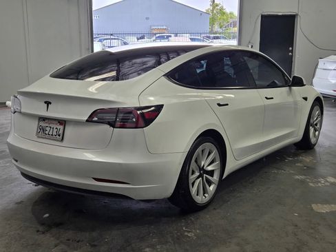 Used 2022 Tesla Model 3 Standard Range RWD image 4