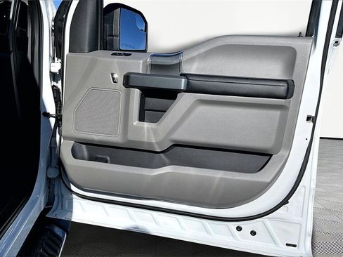 Used 2017 Ford F150 XLT w/ Equipment Group 302A Luxury image 25