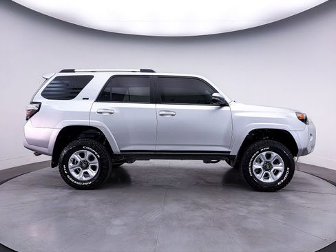 Used 2020 Toyota 4Runner SR5 Premium AWD/4WD image 43
