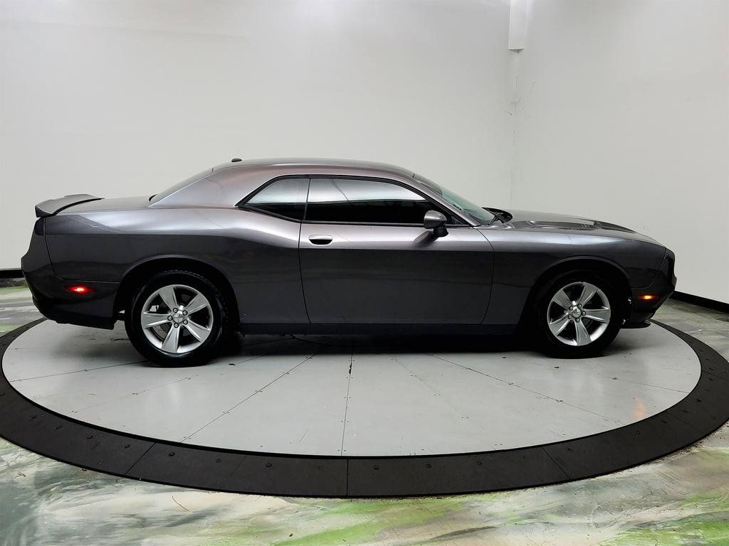 Used 2020 Dodge Challenger SXT RWD image 4