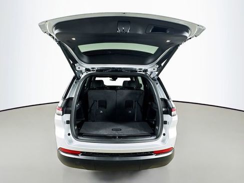 New 2025 Jeep Grand Cherokee L Limited image 30