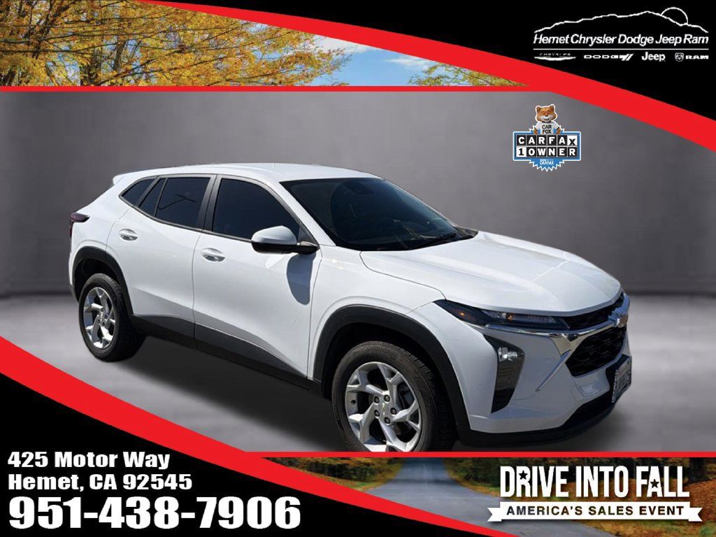 Used 2024 Chevrolet Trax LS w/ LS Convenience Package FWD image 1