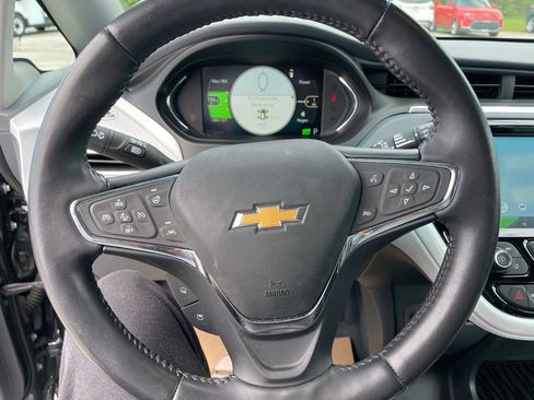 Used 2019 Chevrolet Bolt Premier w/ Infotainment Package FWD image 9