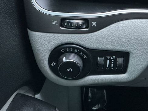 Used 2020 Jeep Cherokee Latitude Plus w/ Cold Weather Group image 51