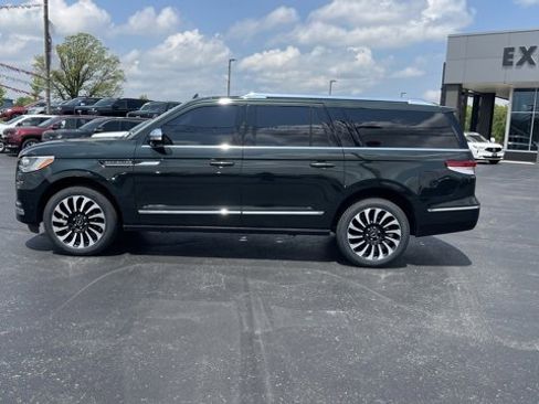 Used 2022 Lincoln Navigator L Black Label image 3
