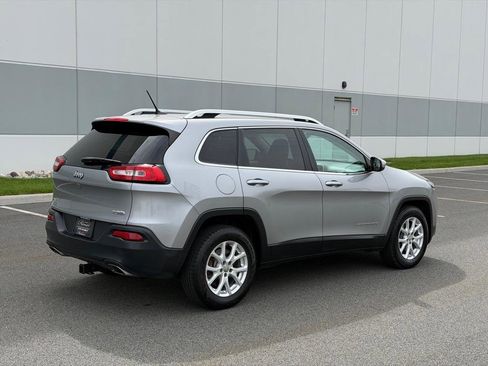 Used 2015 Jeep Cherokee Latitude w/ Cold Weather Group AWD/4WD image 5