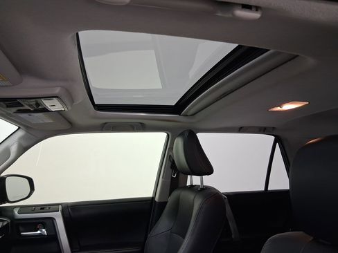 Used 2015 Toyota 4Runner Limited image 13