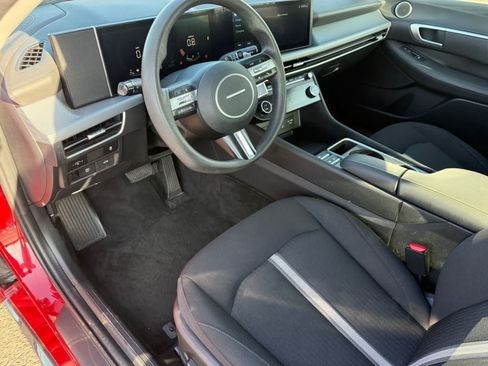 Used 2025 Hyundai Sonata SEL FWD image 13