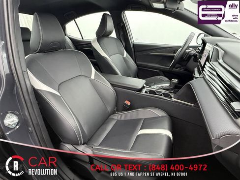 Used 2025 Toyota Camry SE FWD image 36