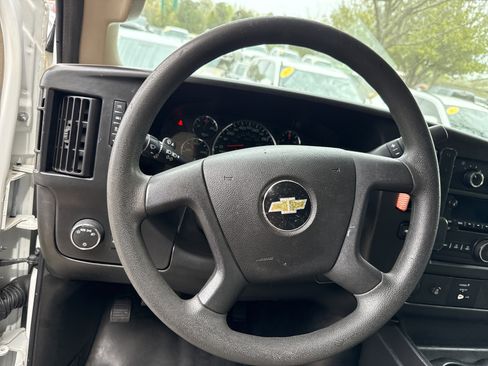 Used 2017 Chevrolet Express 2500 Extended RWD image 20