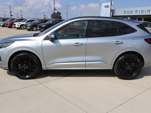 Used 2023 Ford Escape ST-Line Elite image 9