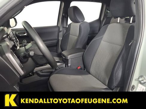 Certified 2022 Toyota Tacoma TRD Sport w/ Technology Package AWD/4WD image 19