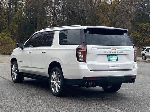 Used 2022 Chevrolet Suburban High Country image 5
