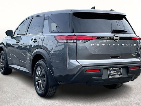 Used 2024 Nissan Pathfinder S AWD/4WD image 14