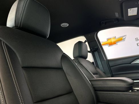New 2026 Chevrolet Traverse LT FWD image 18