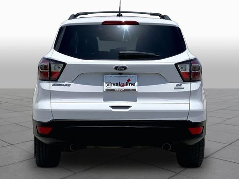Used 2017 Ford Escape SE w/ SE Sport Appearance Package FWD image 5