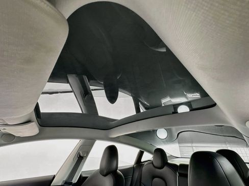 Used 2018 Tesla Model 3 Long Range RWD image 12